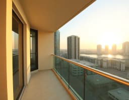 عرض الصورة 2
